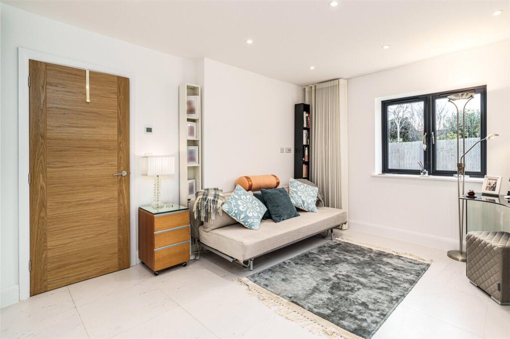 Additional property image - Pebble Lane, Ferring, West Sussex, BN12