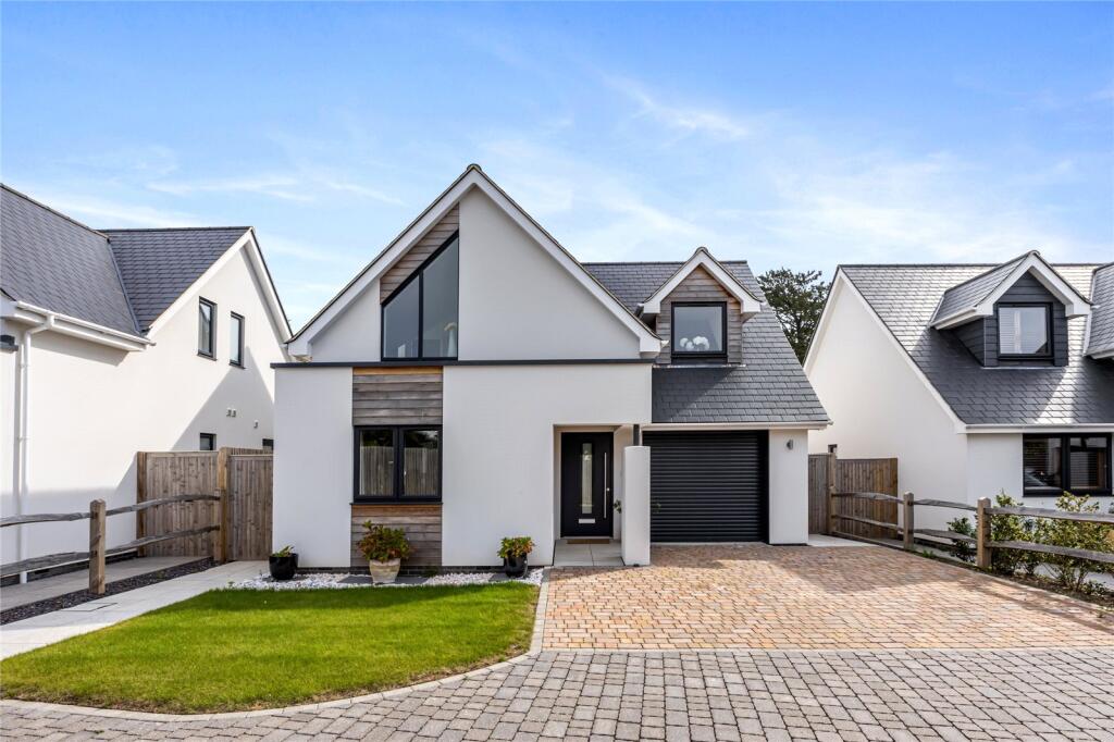 Additional property image - Pebble Lane, Ferring, West Sussex, BN12