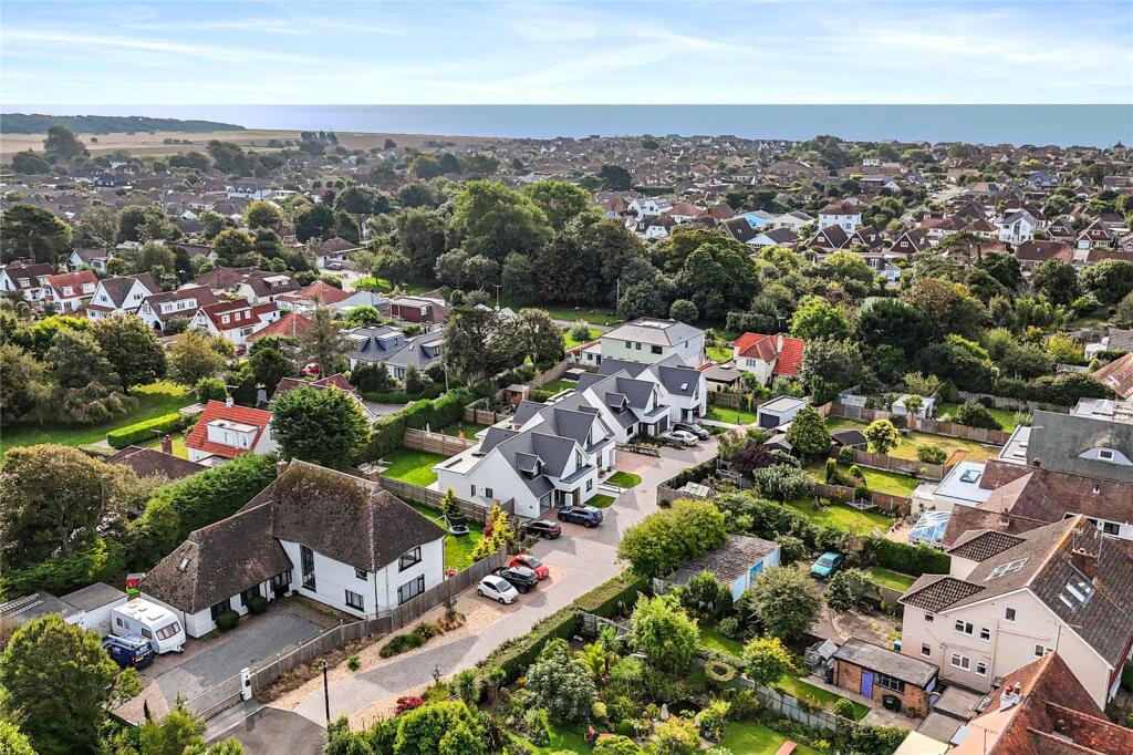 Additional property image - Pebble Lane, Ferring, West Sussex, BN12