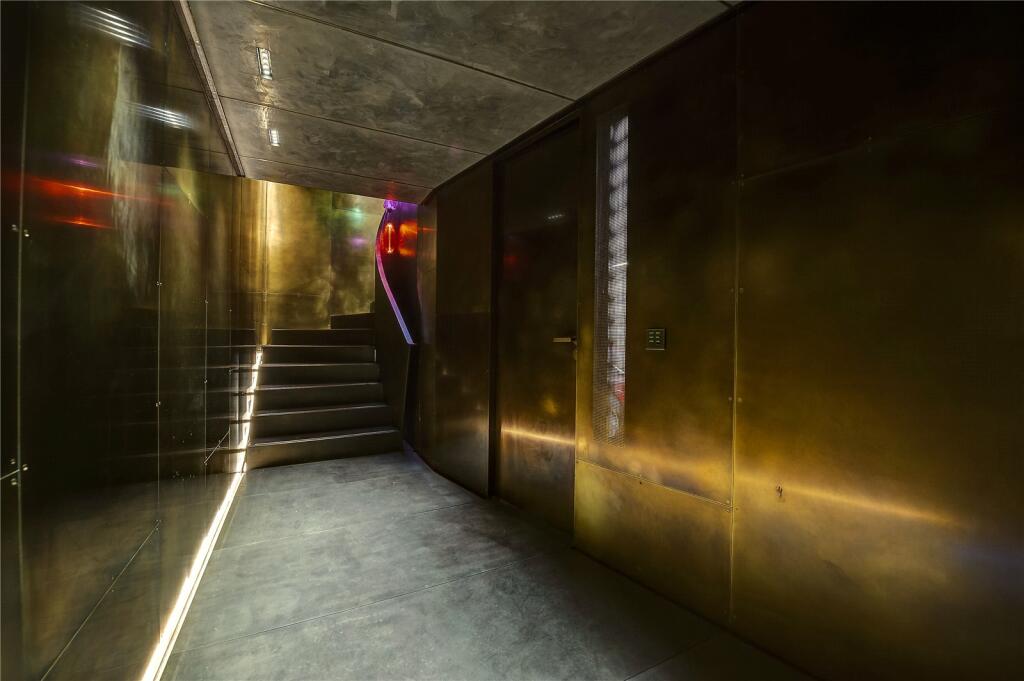 4 bedroom terraced house for sale in Bruton Place, Mayfair, London, W1J