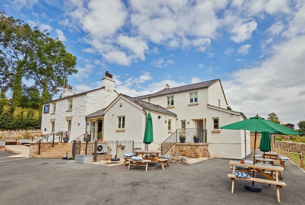 Main image of property: FLINTSHIRE - BEAUTIFULLY REFURBISHED COUNTRY PUB AND LETTING ACCOMODATION 