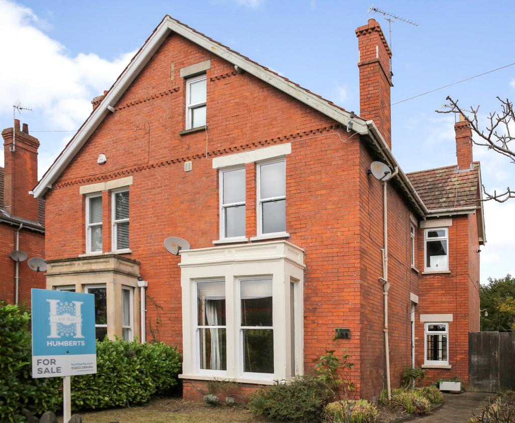 5 bedroom semidetached house for sale in Greenway Road, Taunton