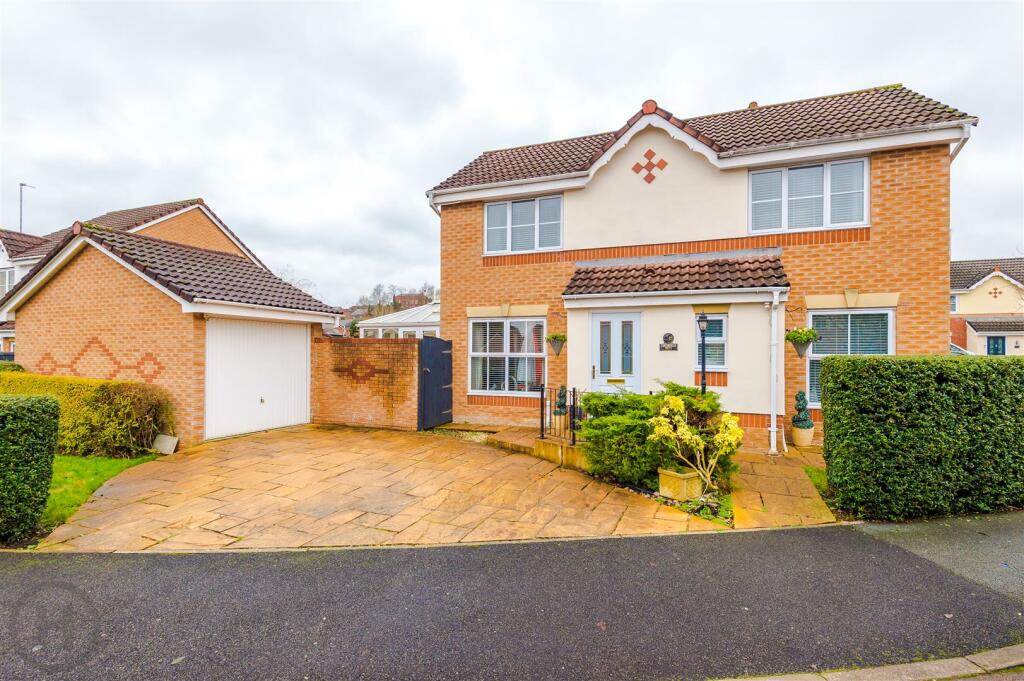 3 bedroom detached house for sale in Porterfield Drive, Tyldesley