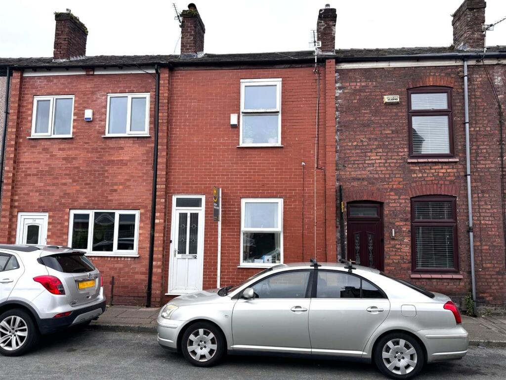 2 bedroom terraced house for sale in Darlington Street, Tyldesley
