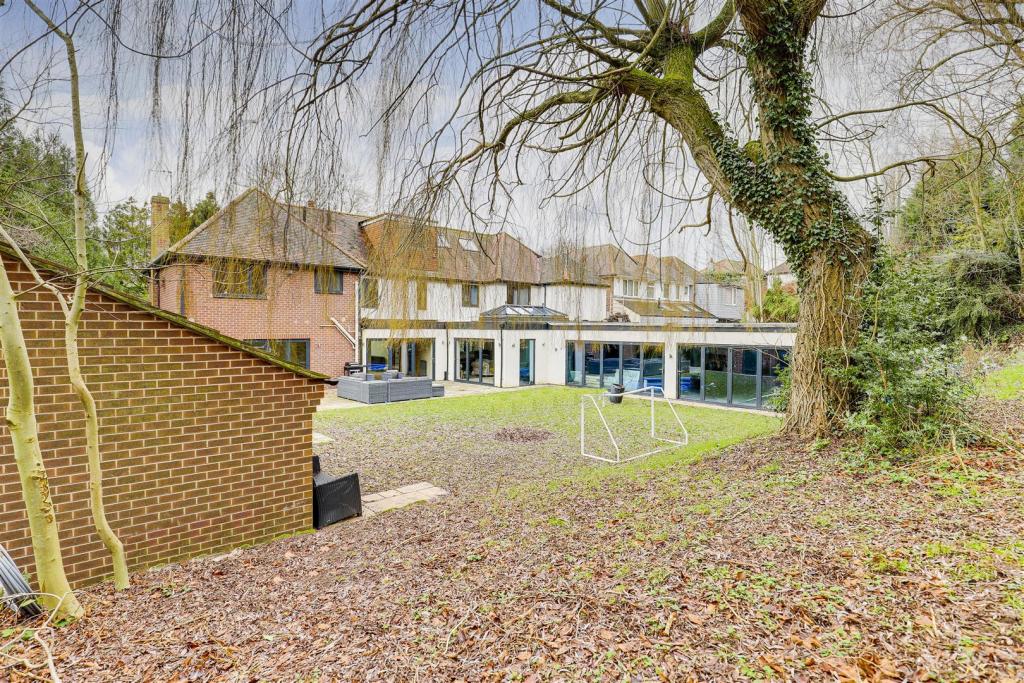 5 bedroom detached house for sale in Lambley Lane, Burton Joyce