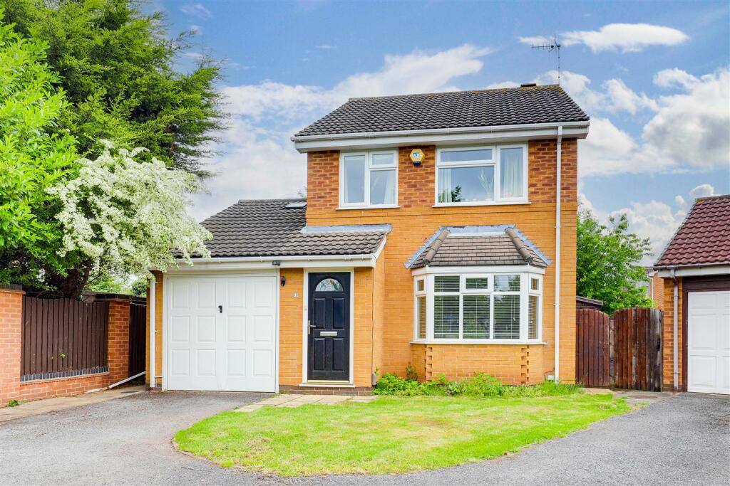 3 bedroom detached house for sale in Parkstone Close, West Bridgford
