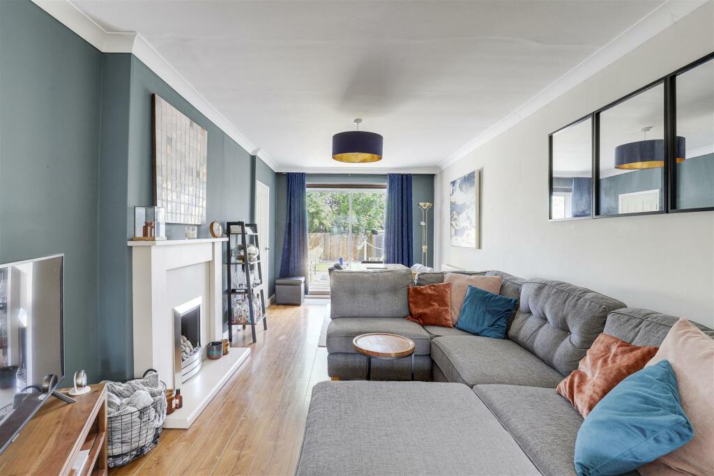 3 bedroom semidetached house for sale in Charlbury Road, Wollaton