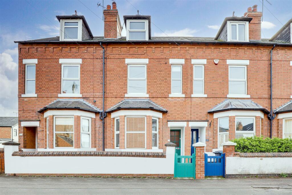 3 bedroom terraced house for sale in Exchange Road, West Bridgford