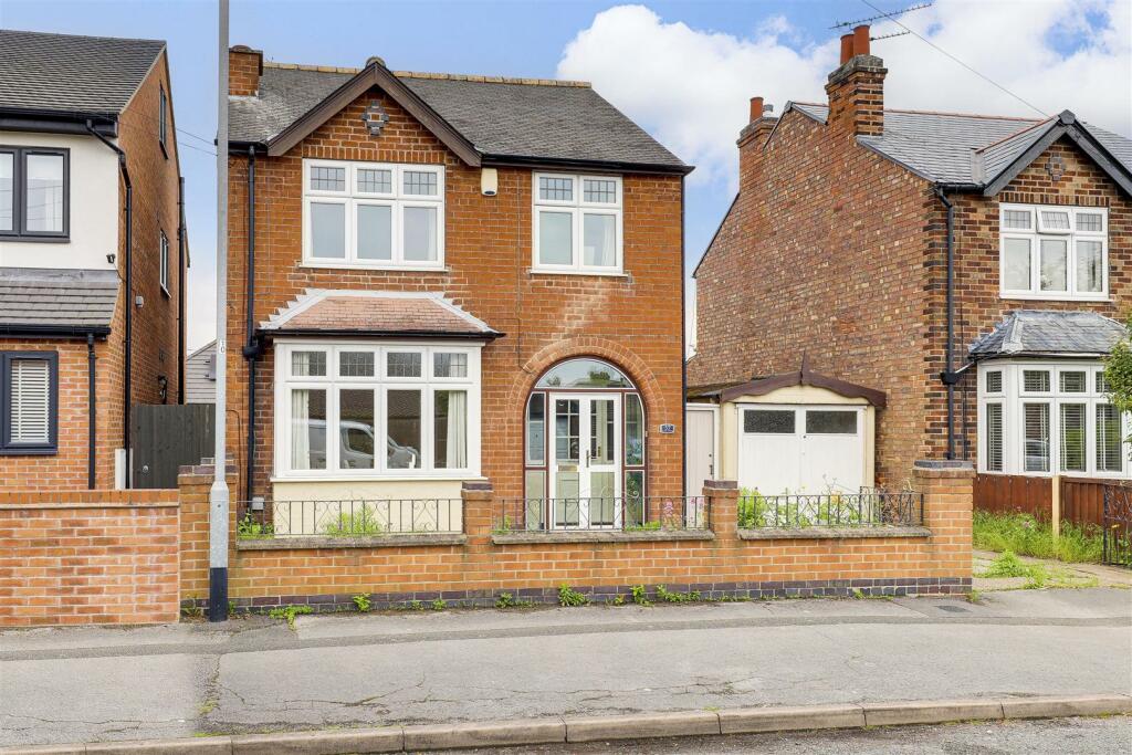 3 bedroom detached house for sale in Blake Road, West Bridgford
