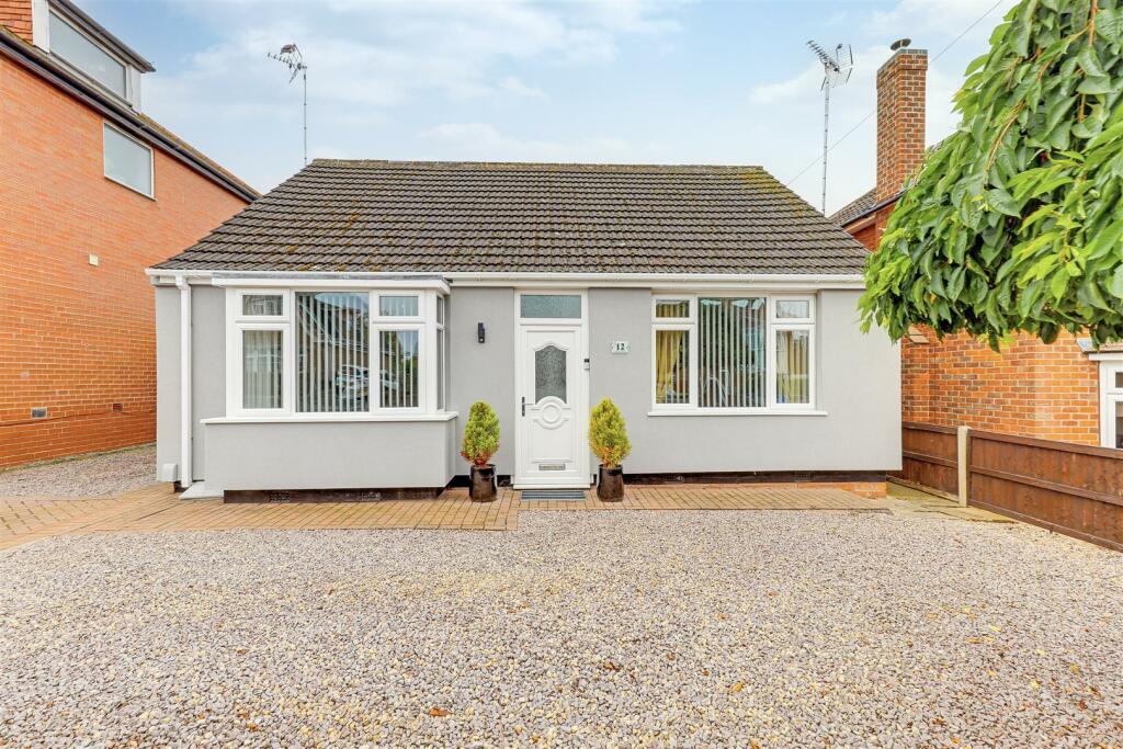 3 bedroom detached bungalow for sale in Thomas Avenue, RadcliffeOn