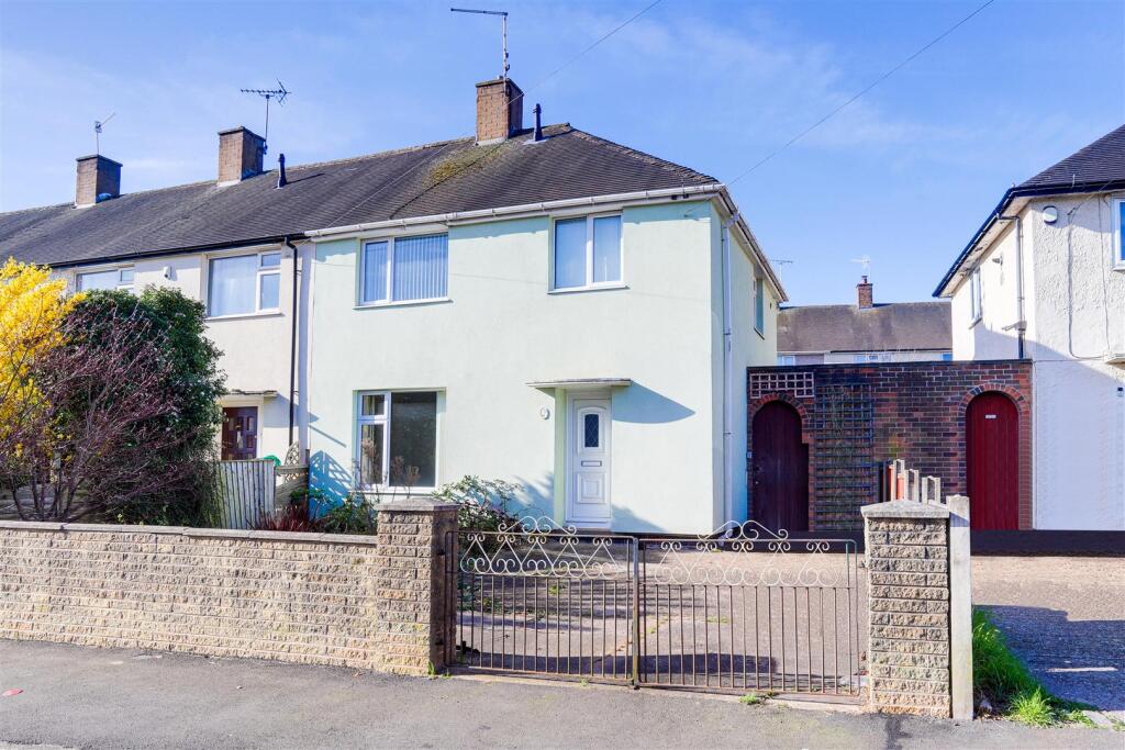 4 bedroom end of terrace house