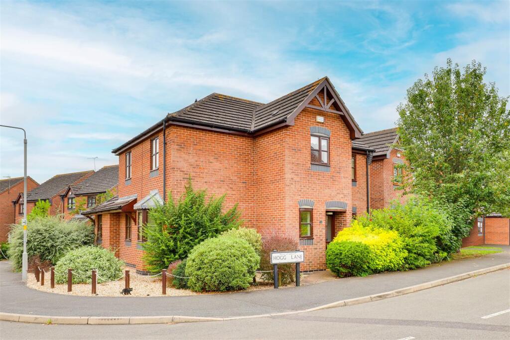 Main image of property: Hogg Lane, Radcliffe-On-Trent, Nottinghamshire, NG12 2BL