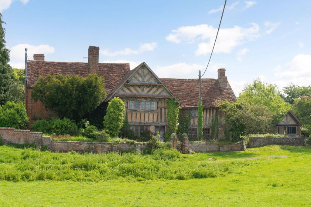 Main image of property: The Old Manor, Finwood Road, Rowington, Warwick, Warwickshire, CV35 7DJ