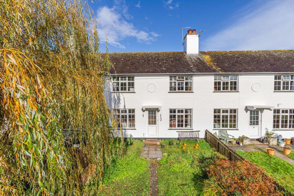 Main image of property: 3 Old Parsonage Cottage, Dartington, Totnes, Devon, TQ9 6EA