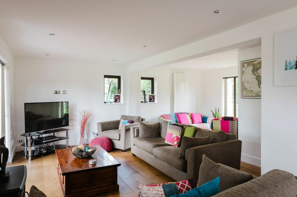 Additional property image - Wrotham Road, Meopham, Gravesend, DA13 0QG