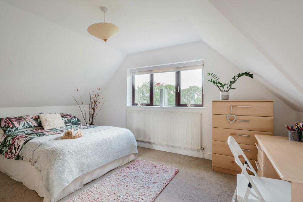 Additional property image - Wrotham Road, Meopham, Gravesend, DA13 0QG