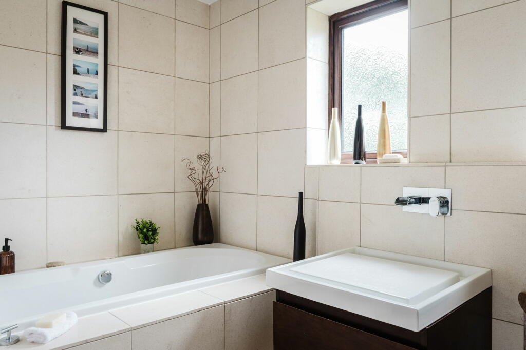 Additional property image - Wrotham Road, Meopham, Gravesend, DA13 0QG