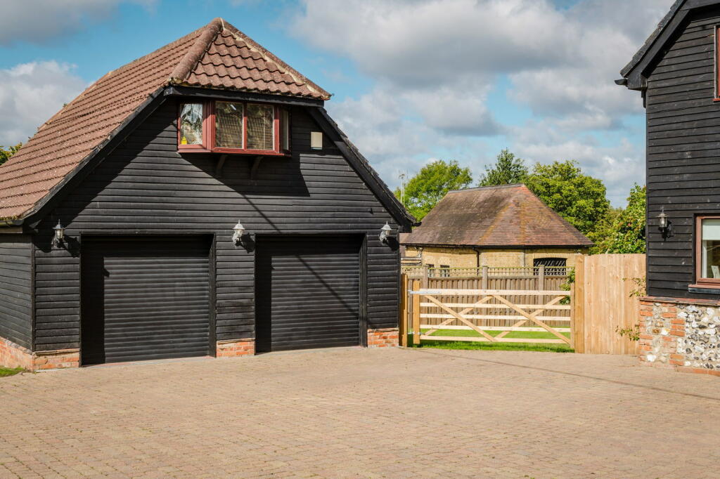 Additional property image - Wrotham Road, Meopham, Gravesend, DA13 0QG