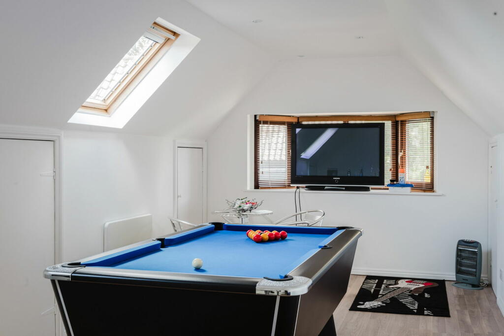 Additional property image - Wrotham Road, Meopham, Gravesend, DA13 0QG