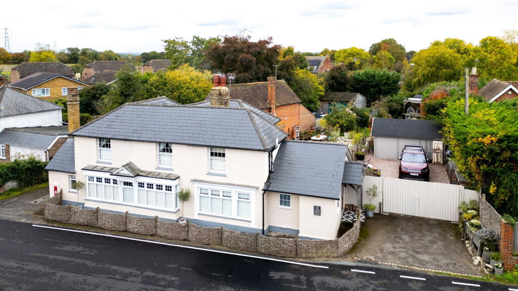 Main image of property: Hunton Road, Marden, Tonbridge, TN12 9SL