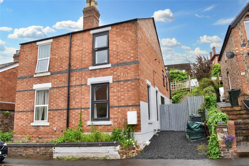 2 bedroom semidetached house for sale in Quest Hills Road, Malvern