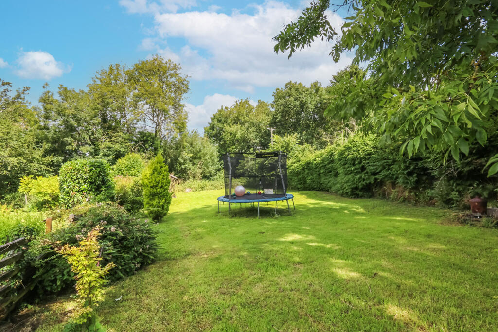 3 bedroom semidetached house for sale in West Knoyle Popular Rural