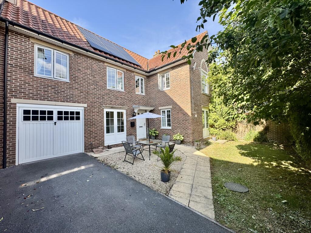 Main image of property: Drovers, Sturminster Newton - No onward chain