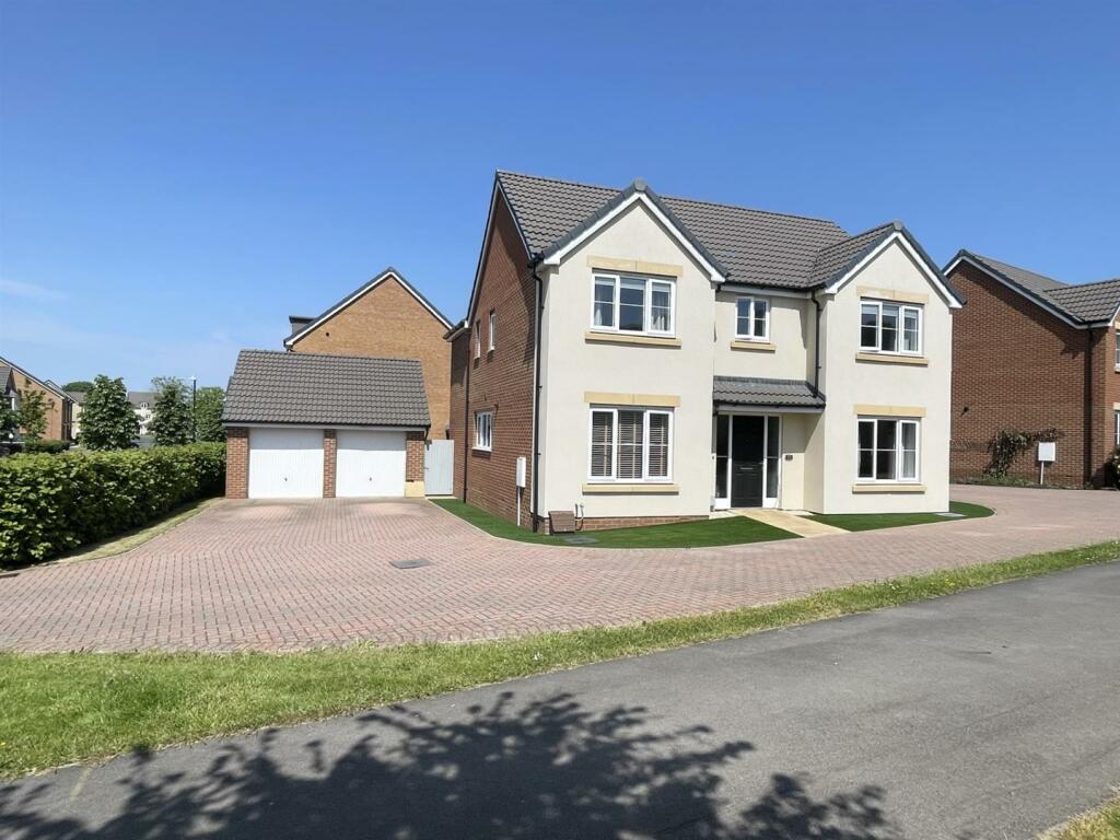 4 bedroom detached house for sale in Spinners Road, Brockworth