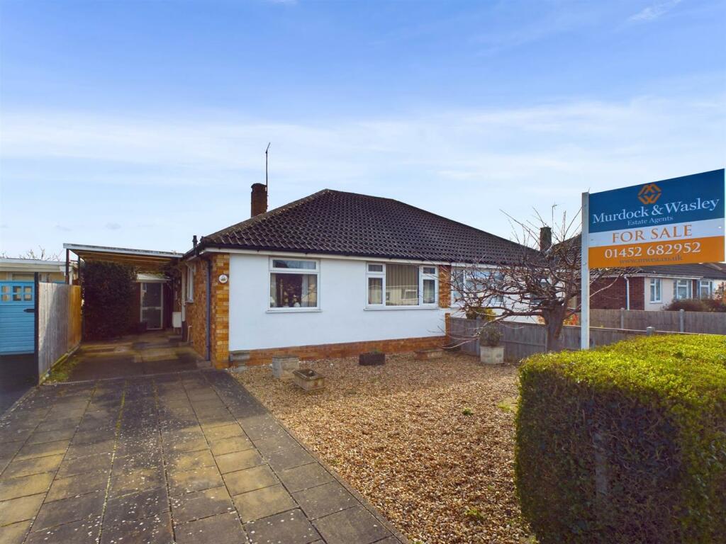 2 bedroom semidetached bungalow for sale in Laynes Road, Hucclecote, Gloucester, GL3