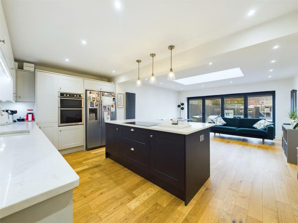 3 bedroom semidetached house for sale in Lavington Drive, Longlevens