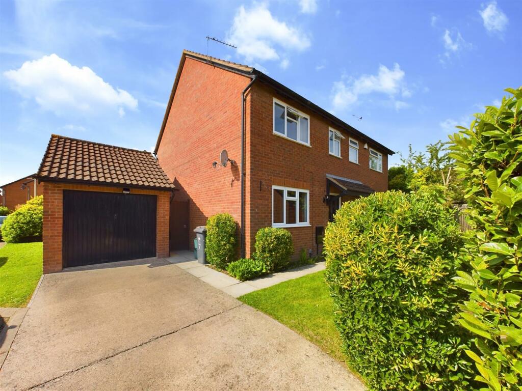 3 bedroom semidetached house for sale in Miller Close, Longlevens