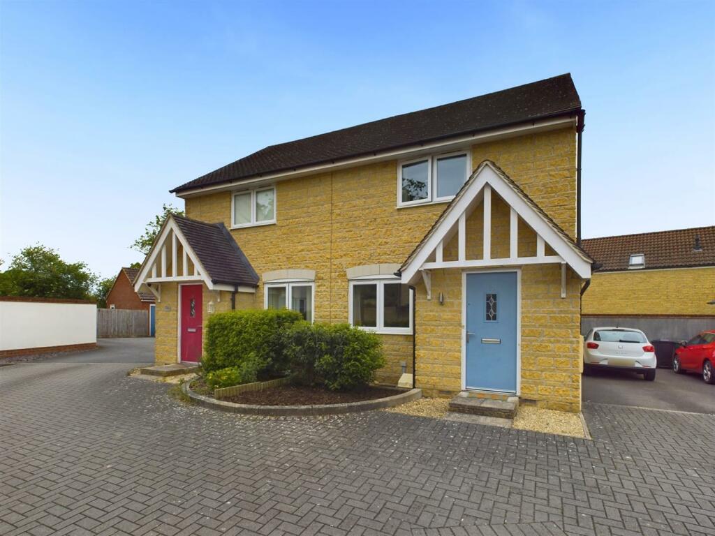 2 bedroom semidetached house for sale in Tiger Moth Close, Brockworth