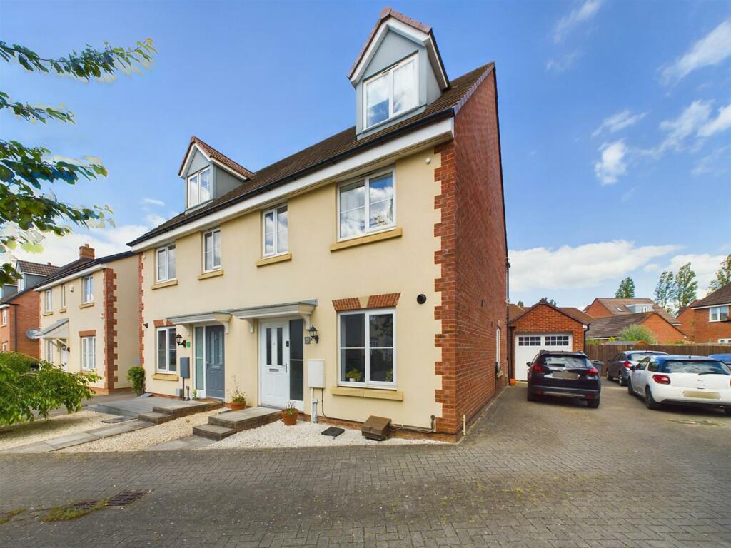 3 bedroom semidetached house for sale in Pevensey Place Kingsway