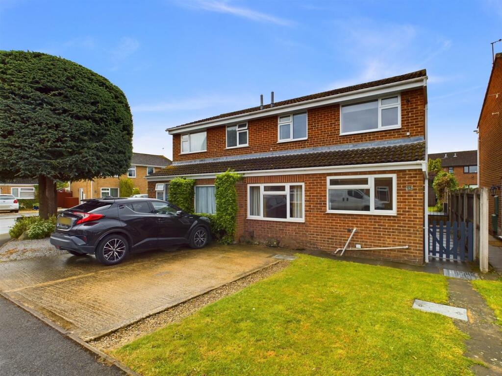 3 bedroom semidetached house for sale in Dane Close, Longlevens