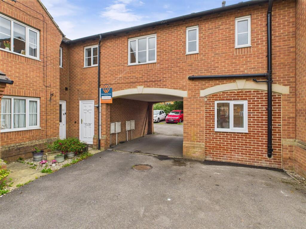 Main image of property: Pound Farm Courtyard, Brockworth