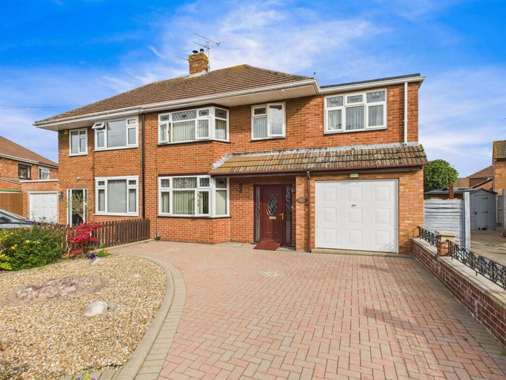 Main image of property: Park Avenue, Longlevens, Gloucester