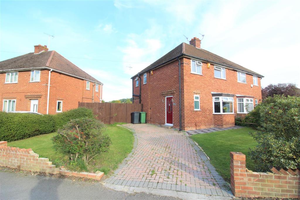 3 bedroom semidetached house for sale in Epney Road, Tuffley