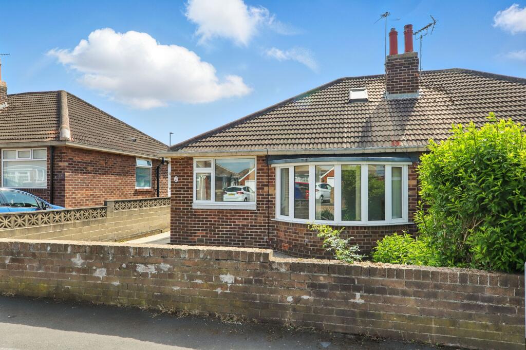 Main image of property: Kennerleigh Walk, Leeds