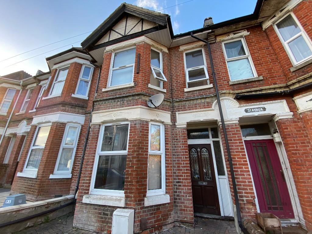 Main image of property: 61 Tennyson Road, Southampton, Hampshire, SO17