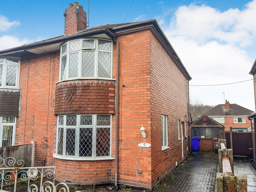 2 bedroom semi-detached house for sale in Brianson Avenue, Stoke-On-Trent, Staffordshire, ST6