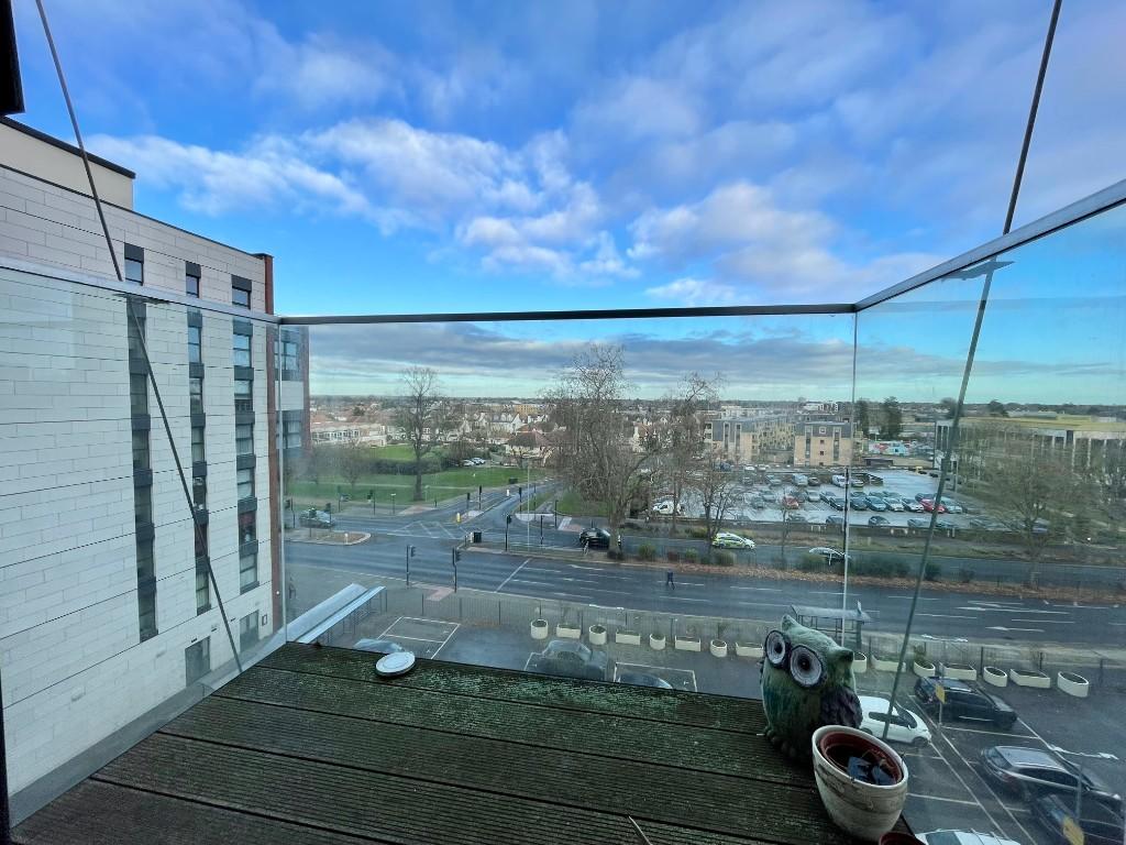 2 bedroom apartment for sale in Beaumont Court, Victoria Avenue