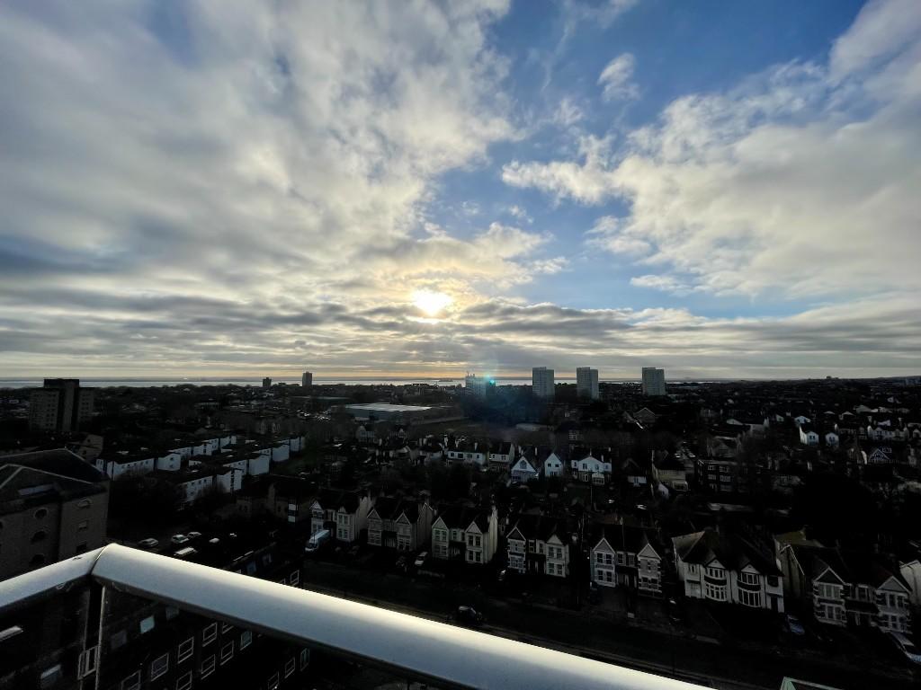 2 bedroom apartment for sale in Beaumont Court, Victoria Avenue