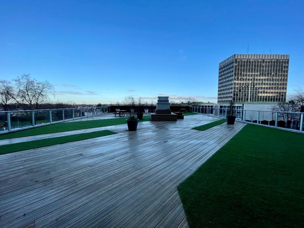 2 bedroom apartment for sale in Beaumont Court, Victoria Avenue