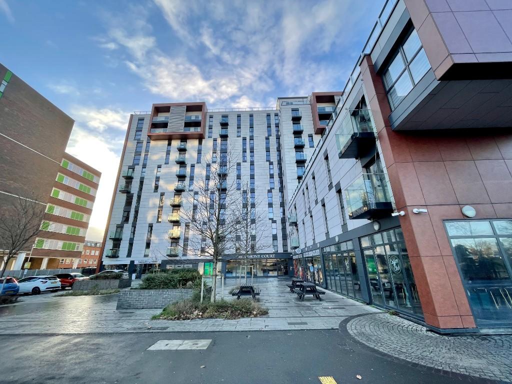 2 bedroom apartment for sale in Beaumont Court, Victoria Avenue