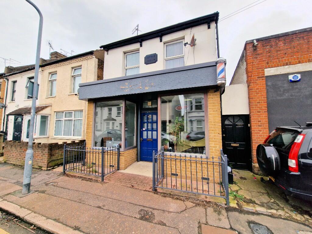 Main image of property: Park Street, Westcliff-On-Sea, Essex, SS0