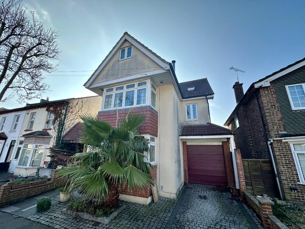 Main image of property: St. Johns Road, Westcliff-On-Sea, Essex, SS0