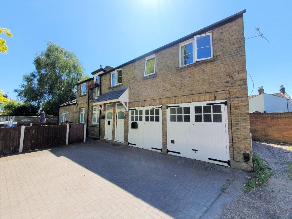 Main image of property: Dryden Avenue, Southend-On-Sea, Essex, SS2