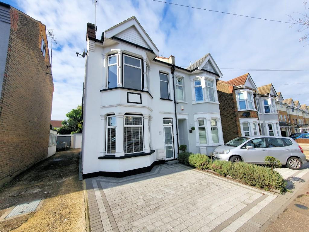 4 bedroom semidetached house for sale in Priory Avenue, SouthendOn