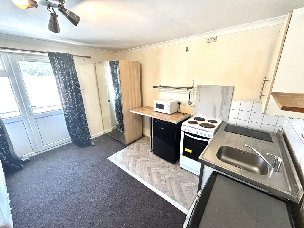 Main image of property: Broadway, Treforest, Pontypridd