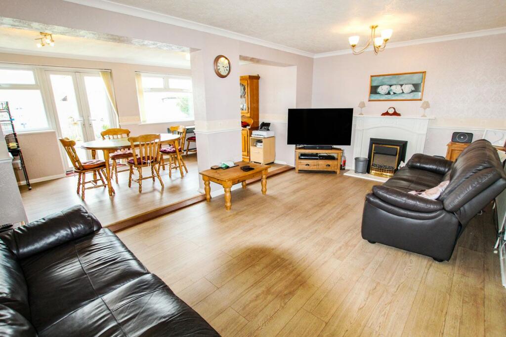 3 bedroom semidetached house for sale in Wrentham Avenue, Herne Bay, CT6